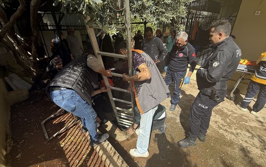 Antalya'da Foseptiğe Düşen Çocuk Yaralandı