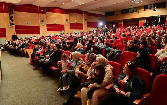 Bahçelievler'de Otizm Farkındalık Haftası'nda çocuklar performanslarını sergiledi