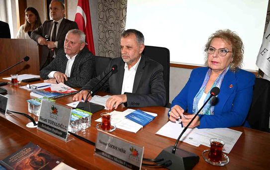 Başkan Topaloğlu: 'Yollardaki kazılar altyapı kurumlarına ait'