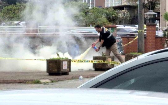Çevre Şehircilik Müdürlüğü önünde bomba paniği