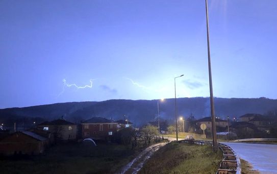 Düzce'de Şimşek ve Dolunay Şovu