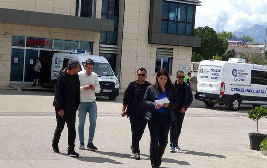 Antalya'da Çöp Kamyonu Faciası: 79 Yaşındaki Adam Hayatını Kaybetti
