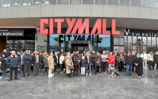 Mühürlenen CityMall AVM için basın açıklaması