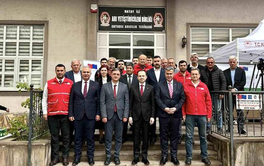 Payas'ta arıcılara malzeme desteği sağlandı