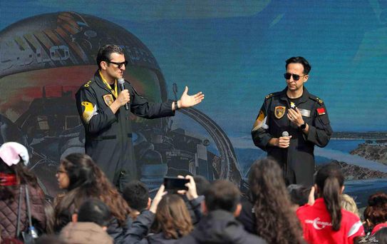 SOLOTÜRK İstanbul'da Vatandaşlarla Buluştu