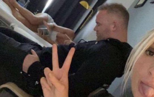 Efsane futbolcu 2 kadınla aynı odada görüntülendi