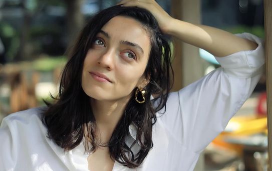 Merve Dizdar mutluluğunu paylaştı! Eşiyle romantik kare