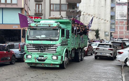 Kamyon kasasına binip gittikleri yer herkesi şaşırttı