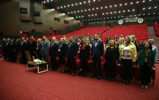 1. Özel Yetenekli Çocuk Sanat Kongresi Adana'da Başladı