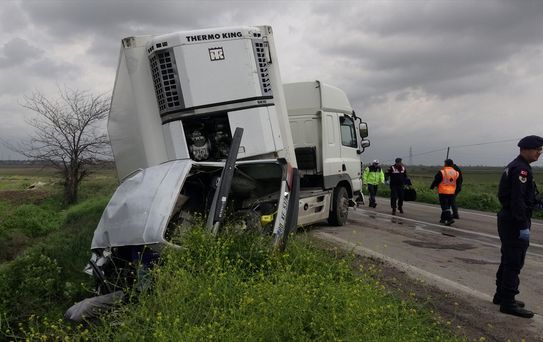 Ceyhan'da Trafik Kazası: Sürücü Hayatını Kaybetti