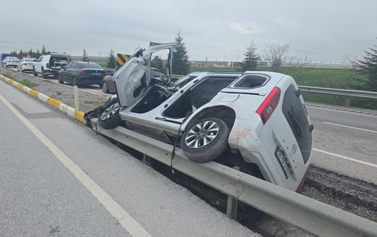 Emirdağ'da Trafik Kazası: 1 Ölü, 2 Yaralı