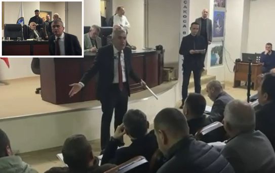 Düzce’de belediye meclisinde gerginlik: CHP'li başkan gazetecilerin üzerine yürüdü