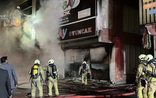 Bağcılar'da Yangın: İtfaiye Müdahale Etti