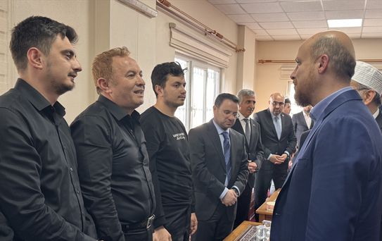 Bakanlar Ayla Kara'nın Ailesine Taziye Ziyareti