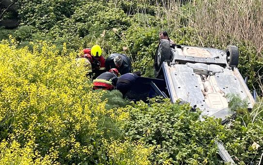 Bandırma'da Takla Atan Araçta 3 Yaralı