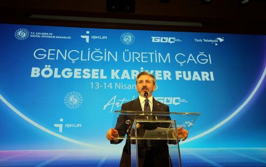 Batı Akdeniz Kariyer ve İstihdam Fuarı Antalya'da başladı