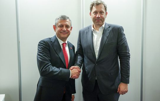 Özgür Özel ve Lars Klingbeil Buluştu