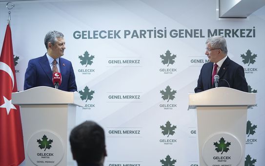 Özgür Özel, Davutoğlu'nu Ziyaret Etti