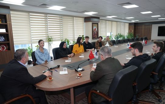 Öğrencilerden Başkan Demirbaş'a Ziyaret