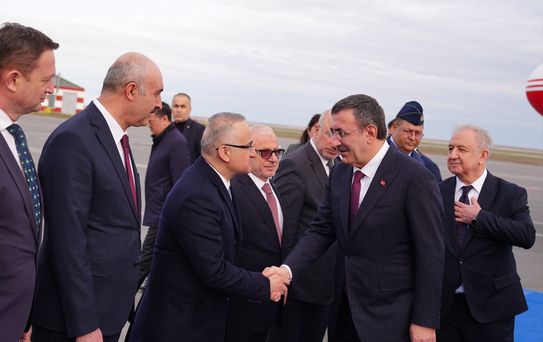 Yılmaz, Kazakistan'da Ekonomik Toplantıya Katıldı