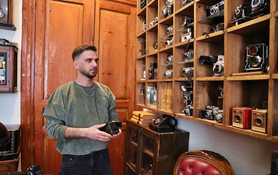 Tarihi Bina ve Fotoğraf Makineleri