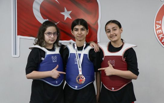 Esma Nur'un Azmi: Yanıklara Rağmen Tekvando Şampiyonu