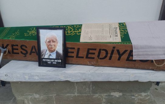 Gazeteci Feyzullah Aktan'ın Cenazesi Toprağa Verildi