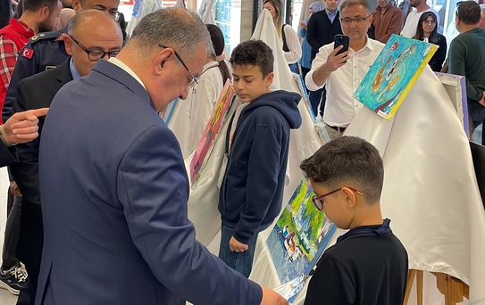 Erdemli'de 23 Nisan Sergisi Açıldı