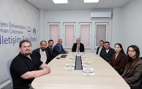 Rektör Altun Öğrenci Kulübünü Ziyaret Etti