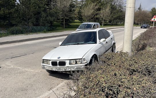Eskişehir'de Trafik Kazası: Sürücü Yaralandı