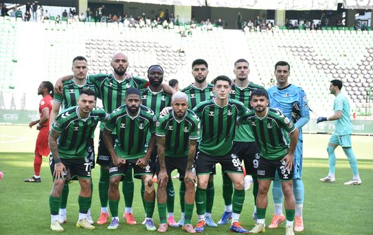 Arca Çorum FK, Sakaryaspor'u 4-0 Yenerek Fark Oluşturdu