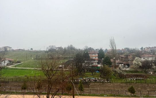 Hamamözü'nde Nisan Ayında Kar Yağışı
