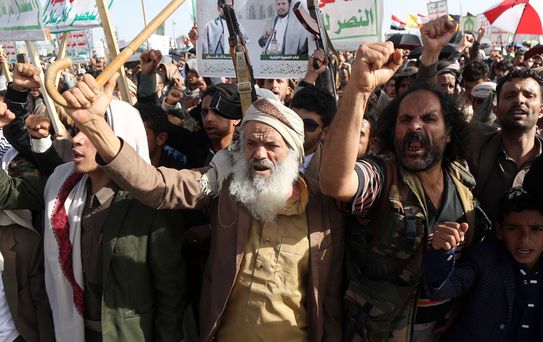 Husiler: ABD ve İsrail'e karşı her seçeneğe hazırız