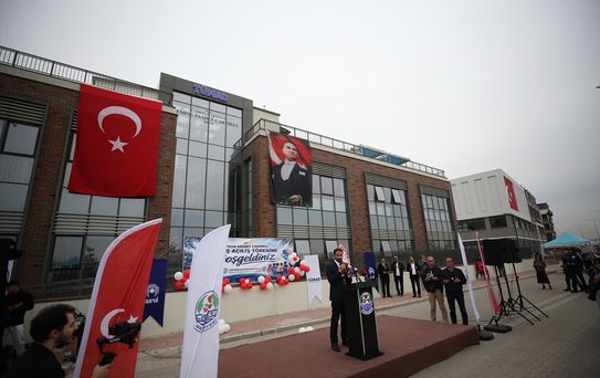 Gençlik Krizi ve Eğitim Vurgusu