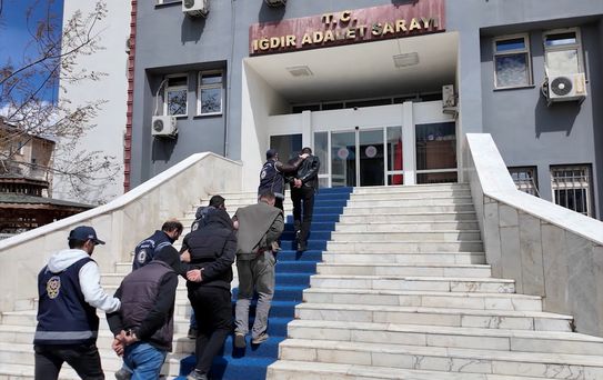 Iğdır'da Göçmen Kaçakçılığı Operasyonu