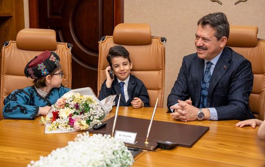 İzmir Adliyesi'nde 23 Nisan kutlandı