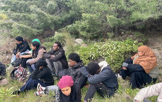 İzmir'de 26 Düzensiz Göçmen Kurtarıldı