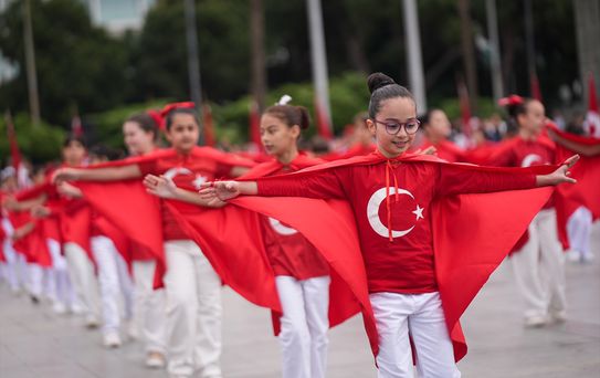23 Nisan Kutlamaları İzmir ve Diğer Şehirlerde Gerçekleşti