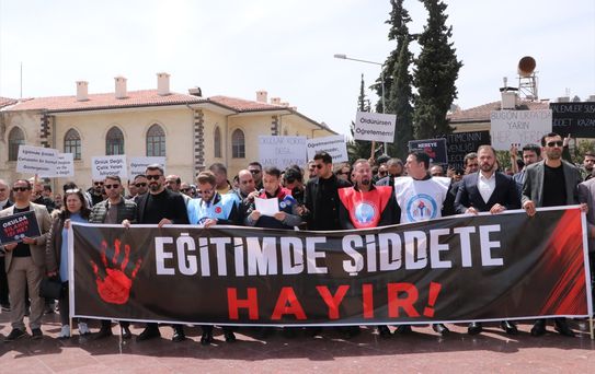Eğitimciler Siverek Saldırısını Protesto Ediyor