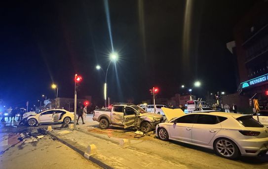 Karaman'da Trafik Kazası: 6 Yaralı