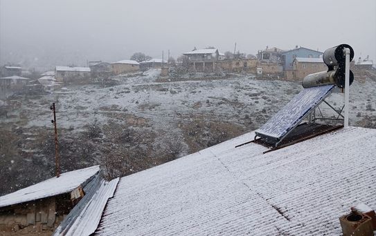 Elazığ'da Nisan Karı Üreticileri Tedirgin Etti