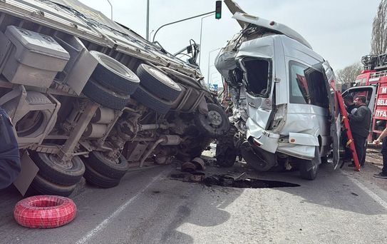 Kırşehir'de Trafik Kazası: 5 Yaralı