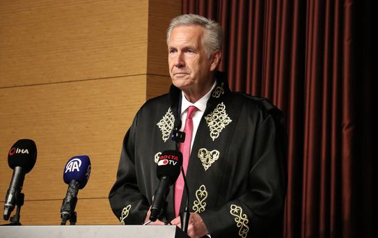 Wulff'a KOSTÜ'den Fahri Doktora