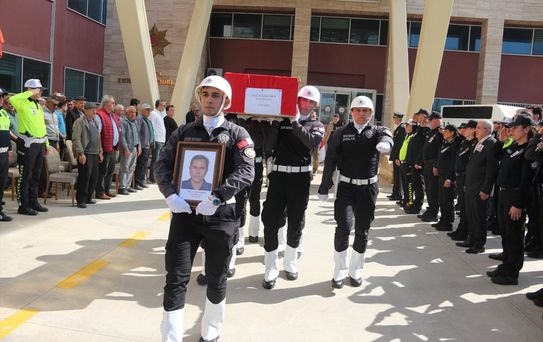 Manisa'da iki motosikletin çarpıştığı kazada izinli polis memuru hayatını kaybetti