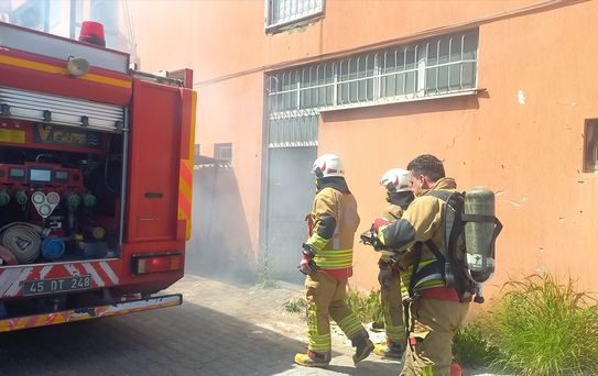 Manisa'da İş Yerinde Yangın