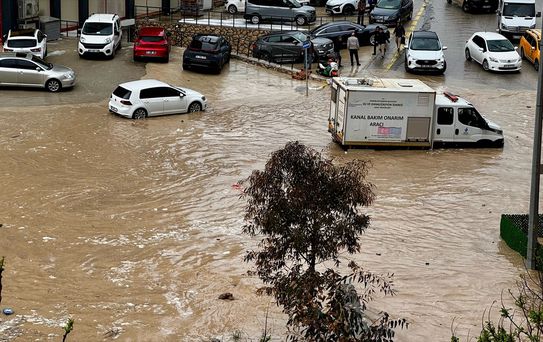 Mardin'de Sağanak Yağış Su Taşkınlarına Neden Oldu