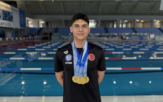 Emre Onuş'tan Çekya'da 4 Altın Madalya