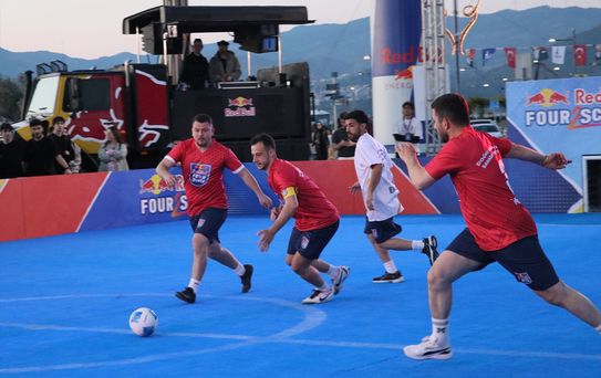 Red Bull Four 2 Score Türkiye Finali İzmir'de Yapıldı
