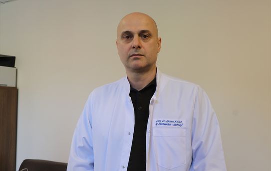 Rizeli diyaliz hastası Melek, gönüllü öğrencilerin desteğiyle okuma yazma öğreniyor