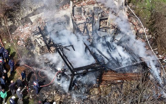 Yangında 1 Kişi Hayatını Kaybetti - sondakika.com